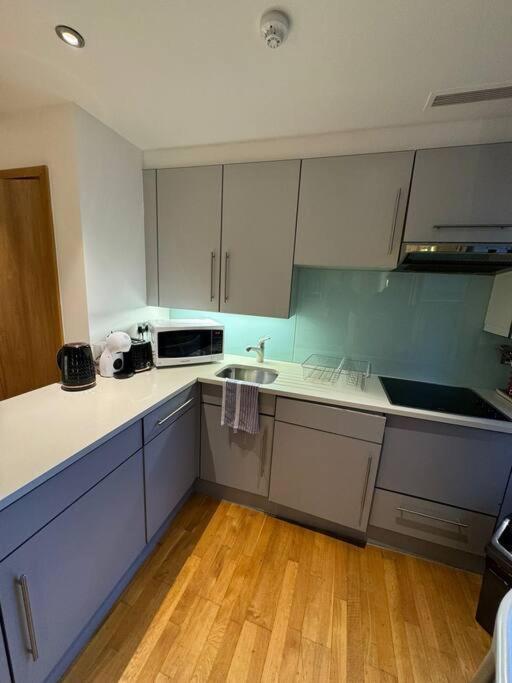 1 Bedroom In Piccadilly Circus St James Cov1 London Exteriör bild